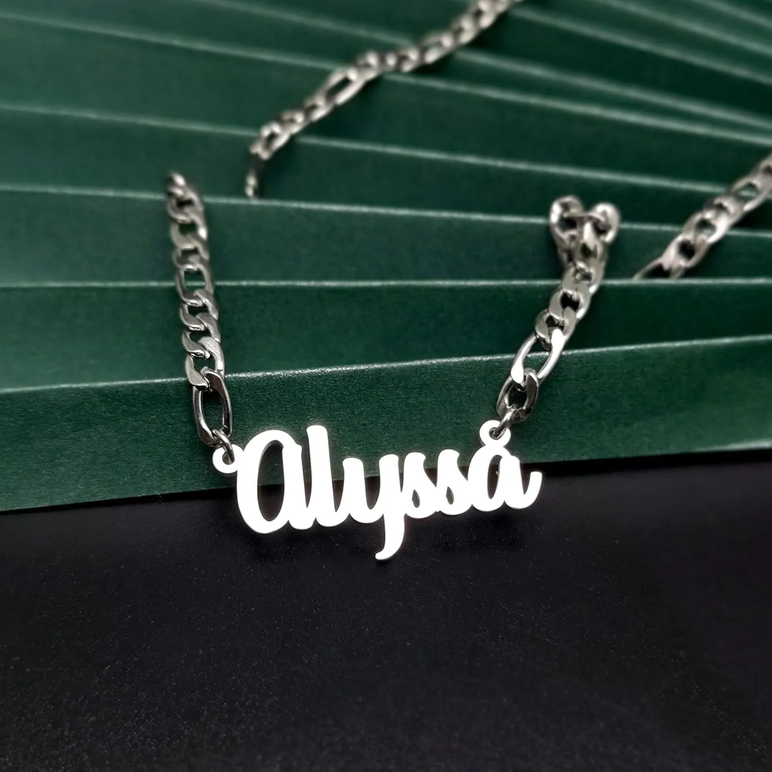 Name Necklace Personlized with Figaro Chain Link Initial Script Choker Pendant Necklace for Unisex