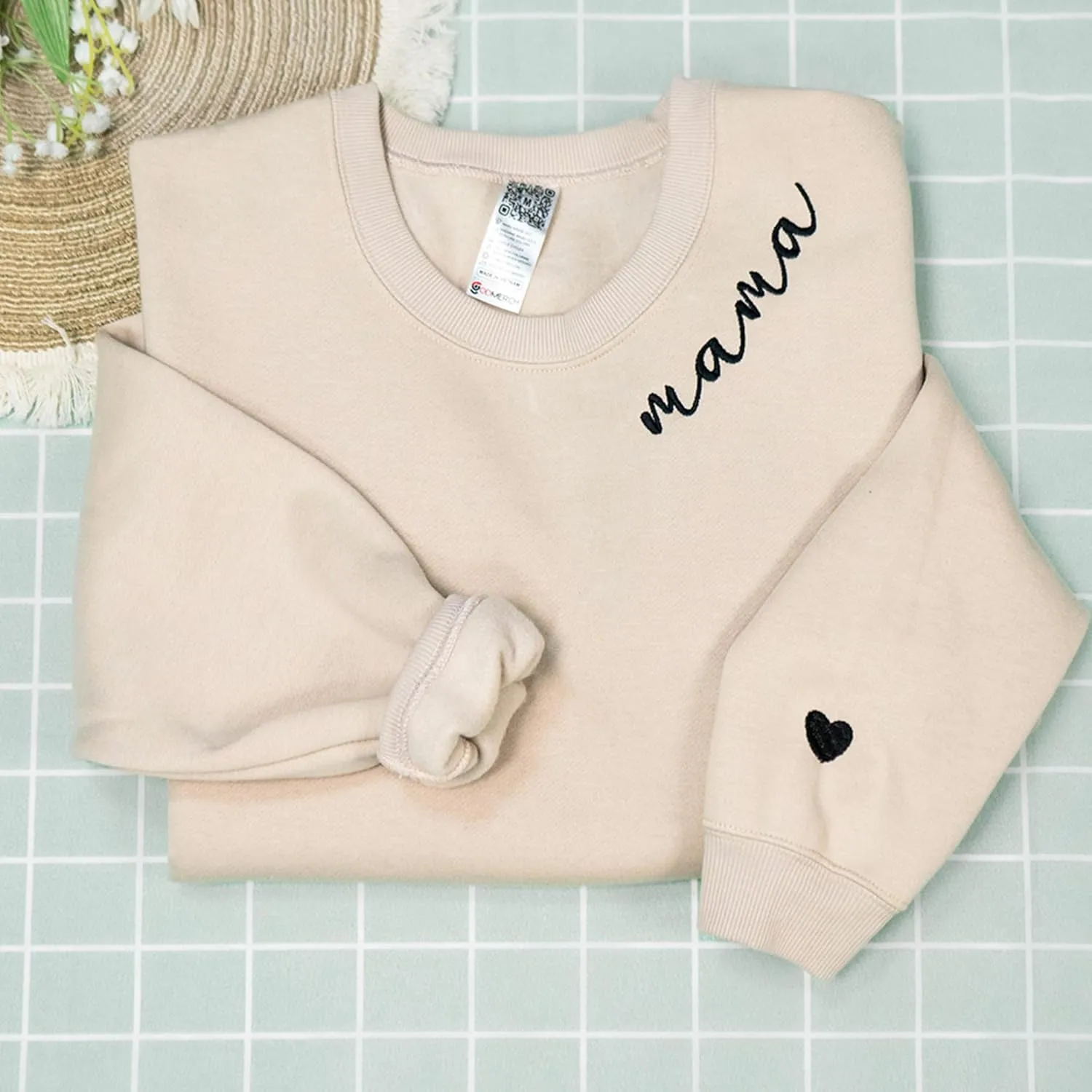 Nani - Mama Mom Embroidered Crewneck Sweatshirt Heart On Sleeve For Women -Gifts For Mom Mama Birthday Christmas Mothers Day