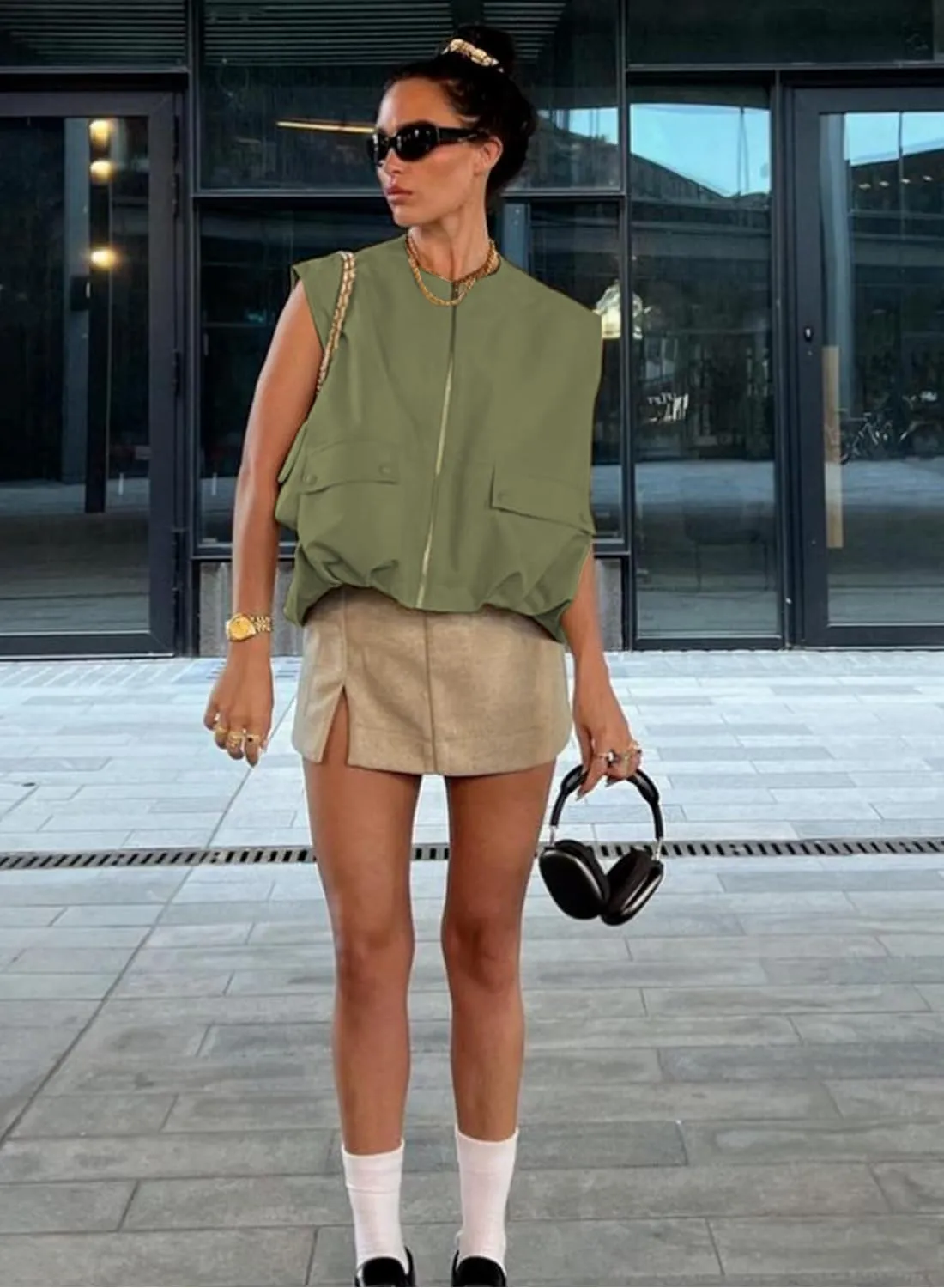Women's Oversized Cargo Vest Casual Full Zip Up Ruched Hem Sleeveless Blazer Jackets Tops with Pockets