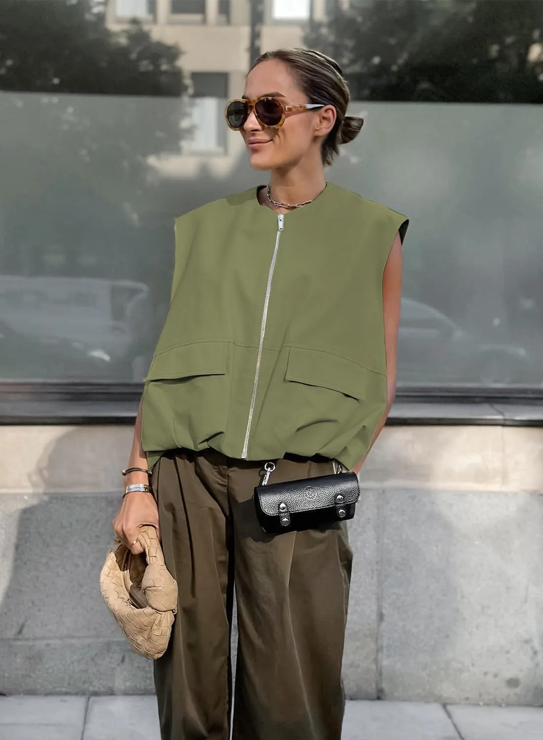 Women's Oversized Cargo Vest Casual Full Zip Up Ruched Hem Sleeveless Blazer Jackets Tops with Pockets