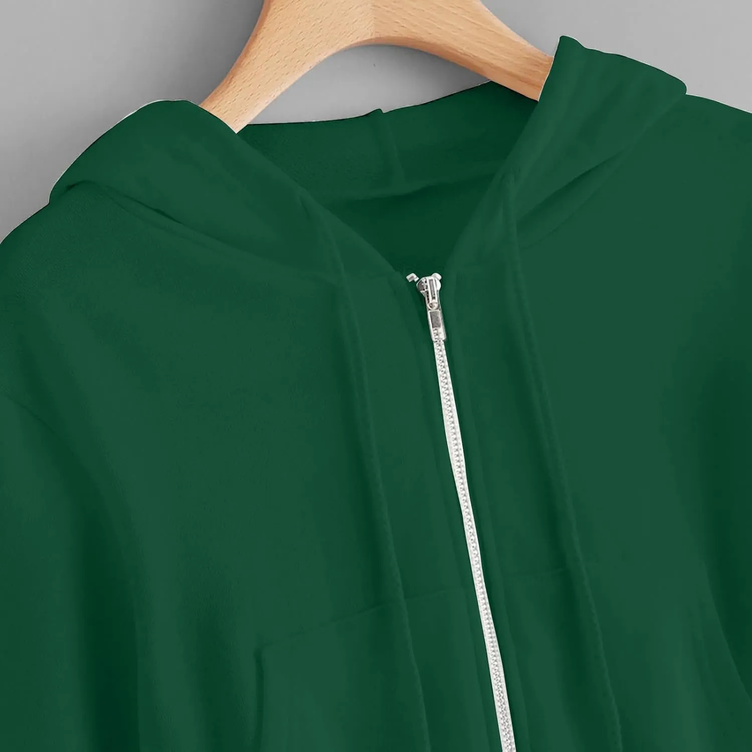 Women's Zip Up Cropped Hoodie Long Sleeve Drawstring Sweatshirts Casual Slim Fit Solid Color Crop Tops with Pocket